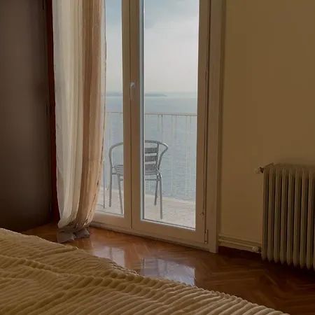 The Luxurious House Sea Front - Апартаменты *