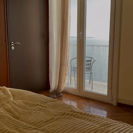 The Luxurious House Sea Front - Апартаменты