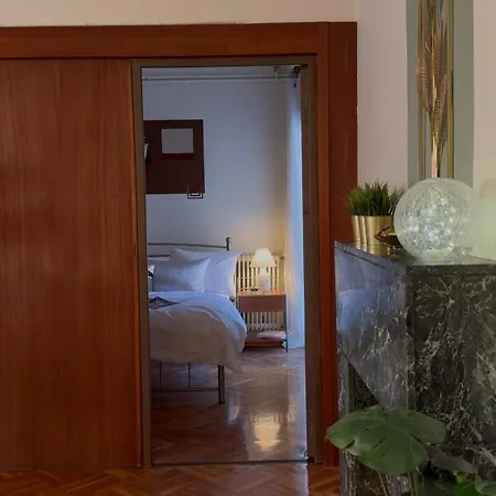 Апартаменты The Luxurious House Sea Front -