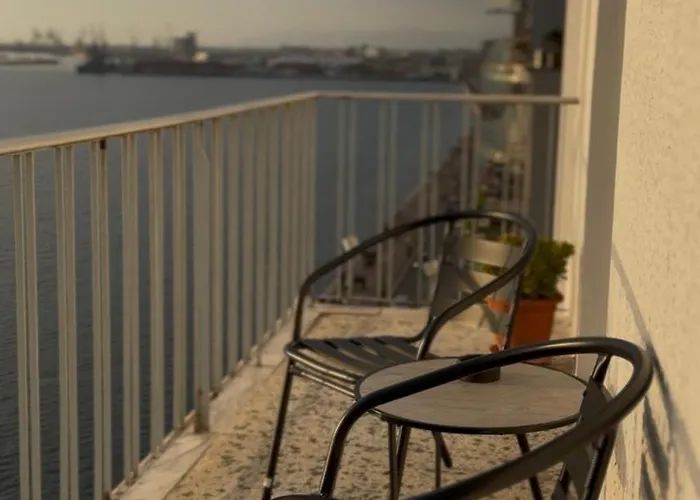 The Luxurious House Sea Front - Daire Selanik