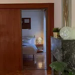 Apartment The Luxurious House Sea Front -